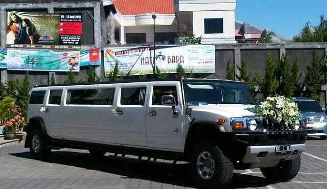 sewa-rental mobil hummer limausine